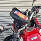 Support pour smartphone SHAD avec pochette